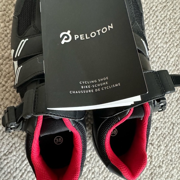 BRAND NEW Peloton Shoes (size 38) (never been worn) - Picture 4 of 4